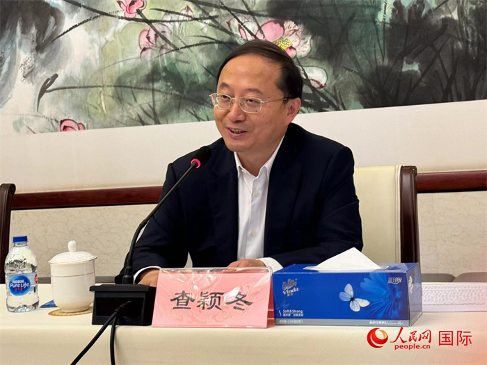 10月31日，蘇州市人民政府副市長(zhǎng)查穎冬在第五屆中法文化論壇媒體吹風(fēng)會(huì)上講話。（人民網(wǎng) 謝瑩攝）