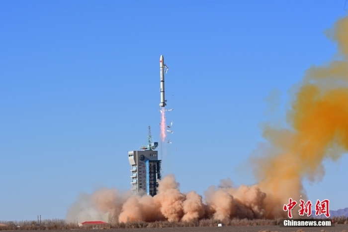 北京時(shí)間2023年11月16日11時(shí)55分，我國(guó)在酒泉衛(wèi)星發(fā)射中心使用長(zhǎng)征二號(hào)丙運(yùn)載火箭，成功將新一代海洋水色觀測(cè)衛(wèi)星發(fā)射升空，衛(wèi)星順利進(jìn)入預(yù)定軌道，發(fā)射任務(wù)獲得圓滿成功。此次任務(wù)是長(zhǎng)征系列運(yùn)載火箭第497次飛行。汪江波 攝