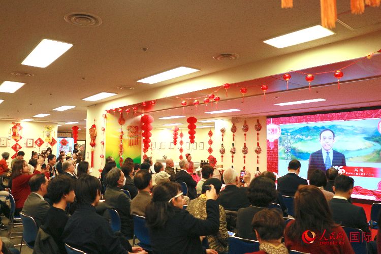 2月9日，“喜迎龍年·品味陜西”——2024新春迎福（展）聯(lián)歡會(huì)暨陜西文化年在東京中國文化中心拉開帷幕。人民網(wǎng) 許可攝