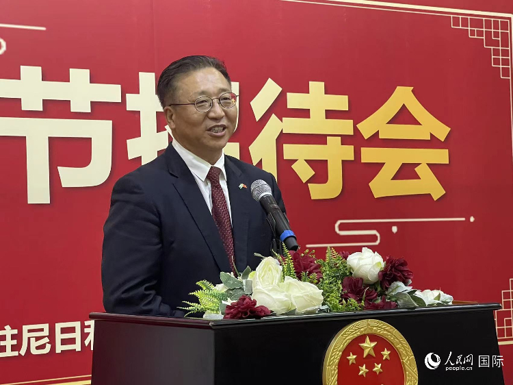 中國(guó)駐尼日利亞大使崔建春致辭。人民網(wǎng)記者 姜宣攝