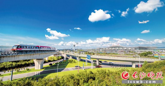 　　根據(jù)《實施意見》，長沙將建設聯(lián)通世界的航空樞紐，打造輻射全國的鐵路樞紐，深化綜合交通協(xié)調(diào)機制。    資料圖片