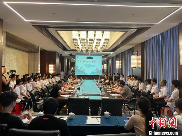 閩臺古琴技藝培訓交流活動同步舉行?！∪~國寶 攝