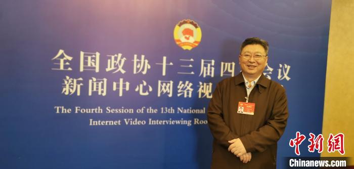 圖為全國政協(xié)委員、青海省統(tǒng)戰(zhàn)部部長公保扎西。受訪者供圖