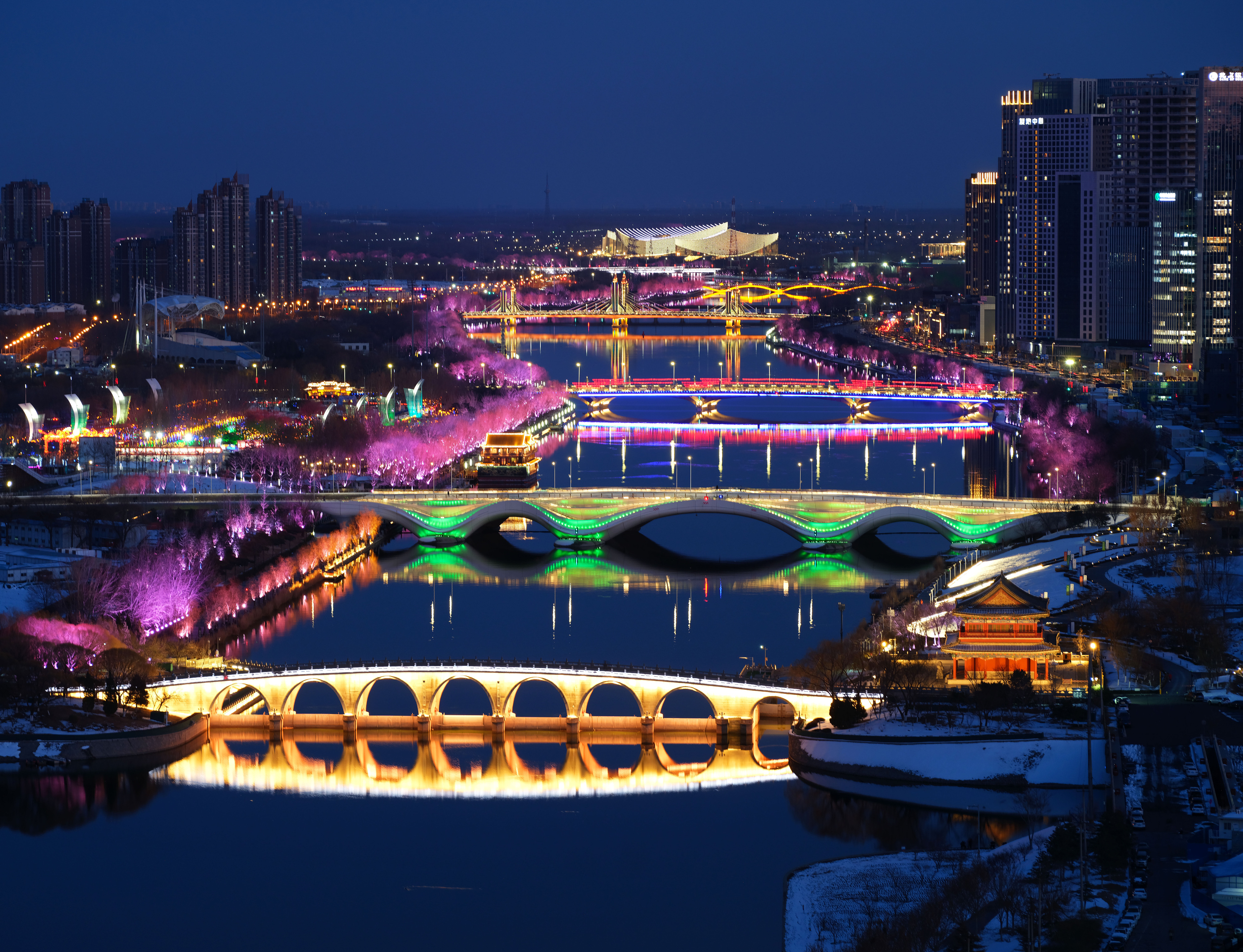 2024年2月22日，京杭大運河北京通州段夜景。