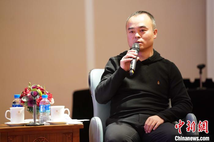 圖為<a target='_blank' >中新社</a>青海分社社長胡鐘藝就加強(qiáng)瀾湄流域新聞報(bào)道發(fā)表觀點(diǎn)?！√K丹 攝