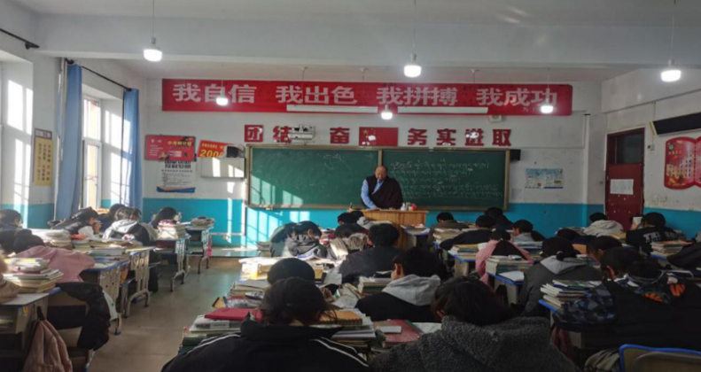 青?，斍撸寒惖剞k班讓孩子享受優(yōu)質(zhì)教育