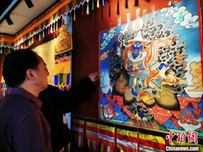 探訪青?！盁嶝曀嚾酥摇保好耖g畫(huà)師傾力傳承人類“非遺”