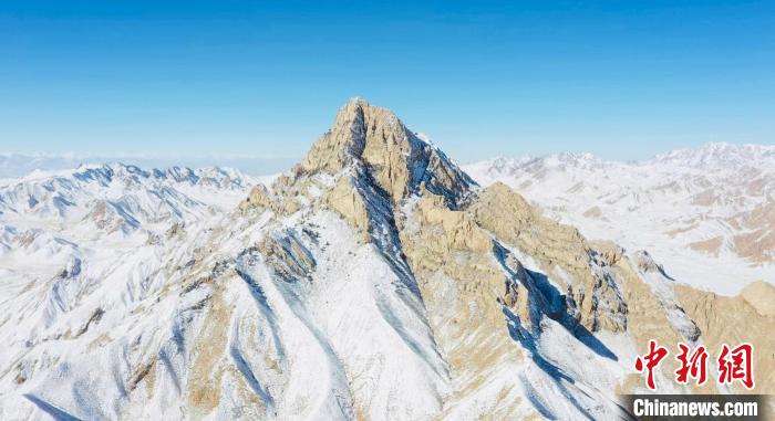 圖為山川被白雪覆蓋?！《继m縣融媒體中心供圖