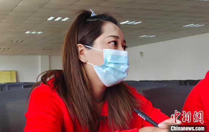 圖為西藏自治區(qū)運動員聽培訓講座?！∝暽＠?攝