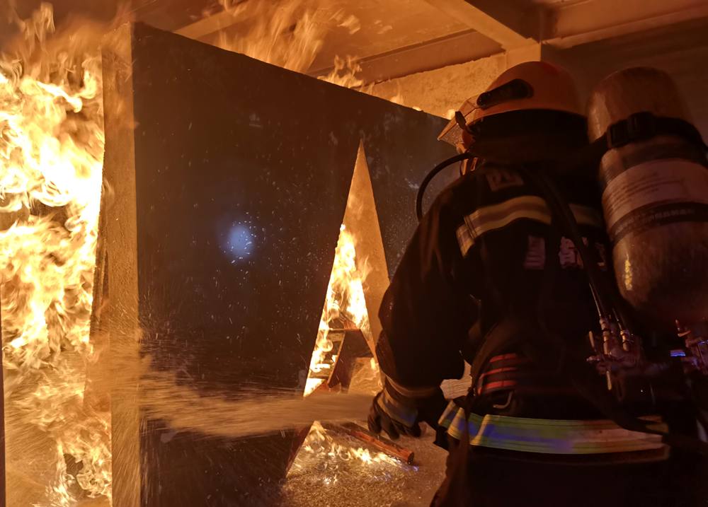 真火內(nèi)攻實(shí)操訓(xùn)練。