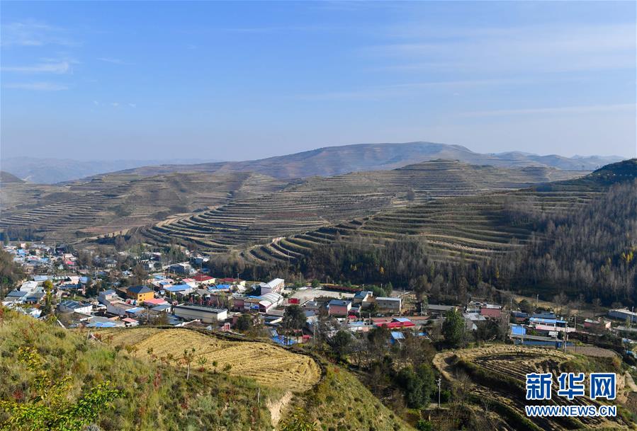 （全面建成小康社會(huì)“百城千縣萬村調(diào)研行”·圖文互動(dòng)）（1）青?？柎澹骸肮夤鞔濉钡娜A麗轉(zhuǎn)身