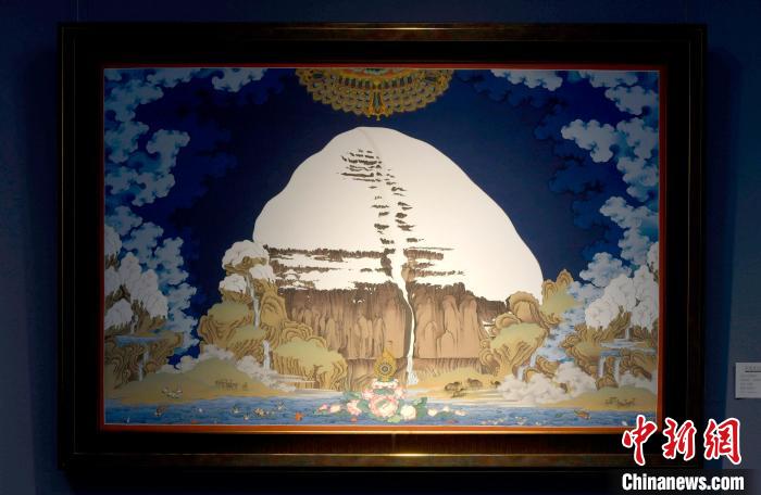 圖為5月16日，展覽中新創(chuàng)唐卡作品《岡底斯山》?！±盍?攝